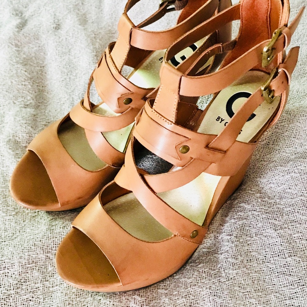 Sophisticated GUESS strap sandals